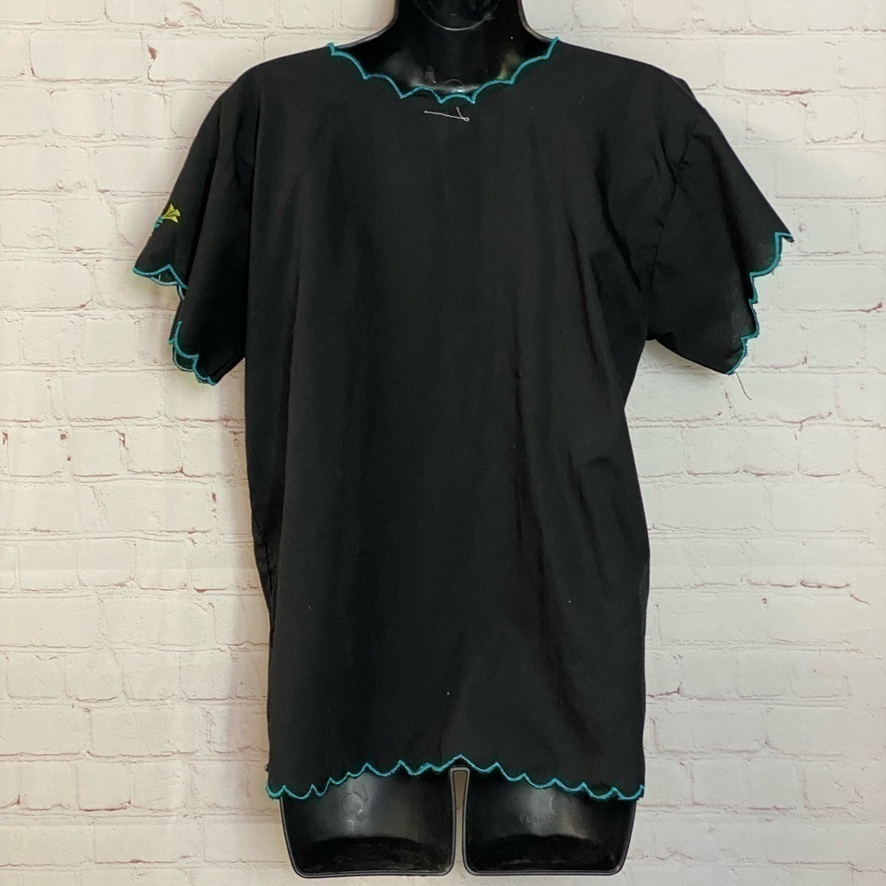 Vintage Black Floral Embroidered Top - Picture 2 of 3